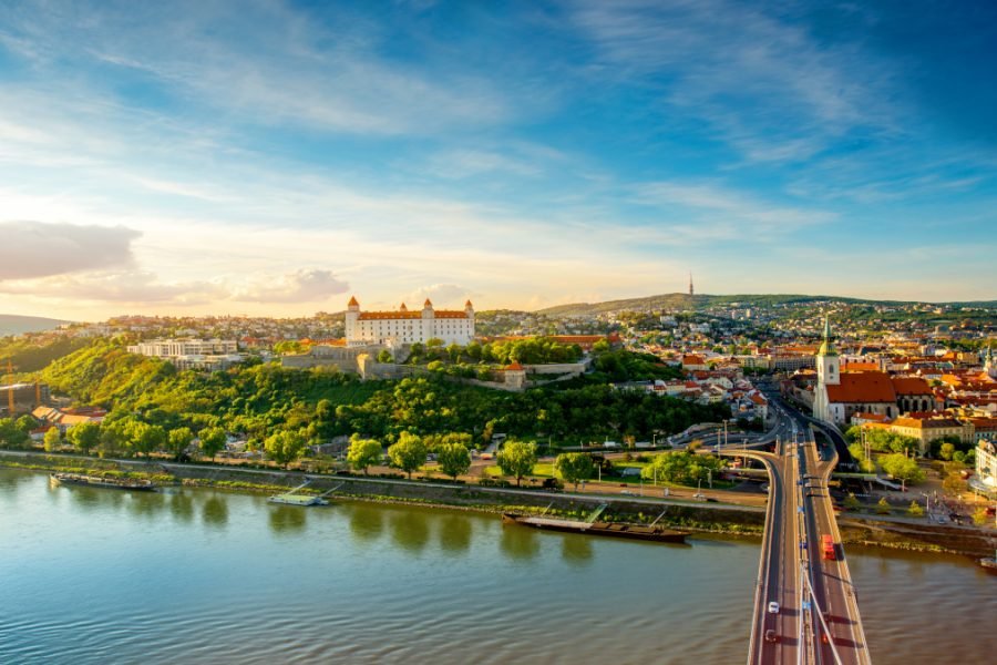 Ljetna Bajka Dunava: Bratislava i Beč – Carski Gradovi u Ljetnom Ruhu