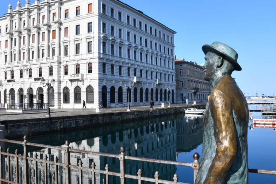 Trst i Dvorci