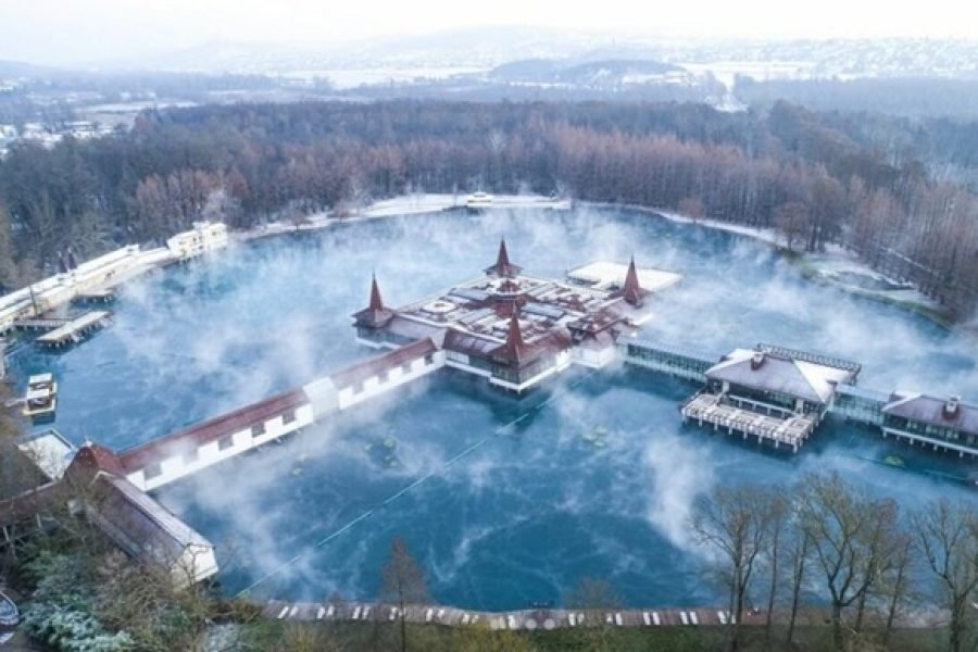 Mistična špilja Tapolca i ljekoviti zagrljaj jezera Hévíz